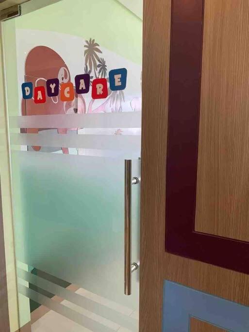 Apartment 1br With Extra At One Regis- Megaworld Bacolod