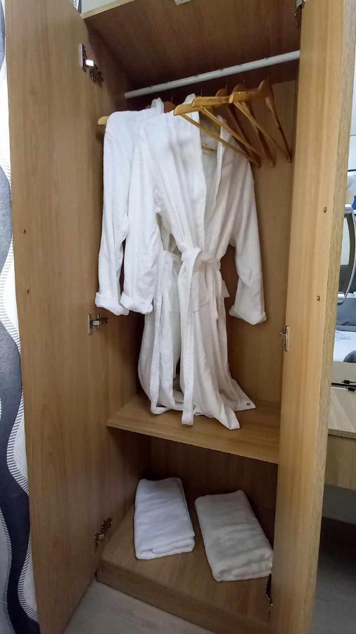1br With Extra At One Regis- Megaworld Apartment Bacolod